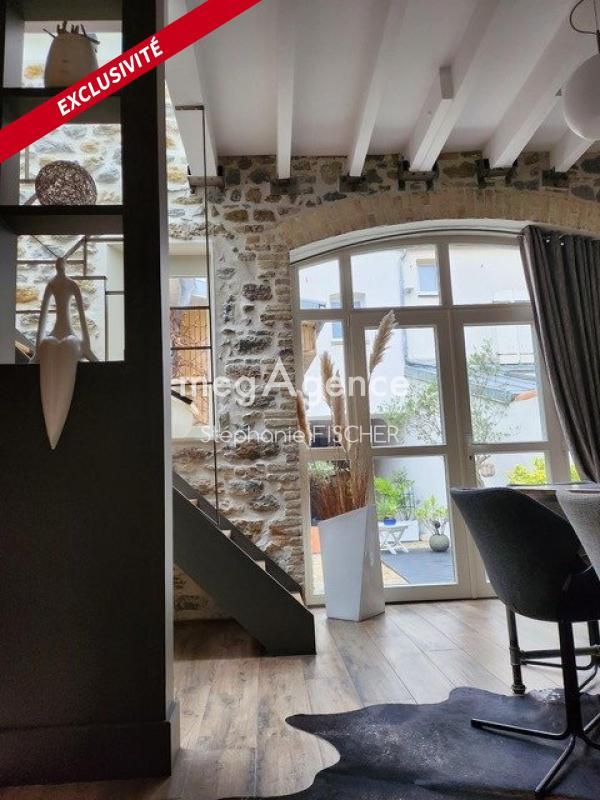 Maison en pierre - 190 m² - 9 pièces