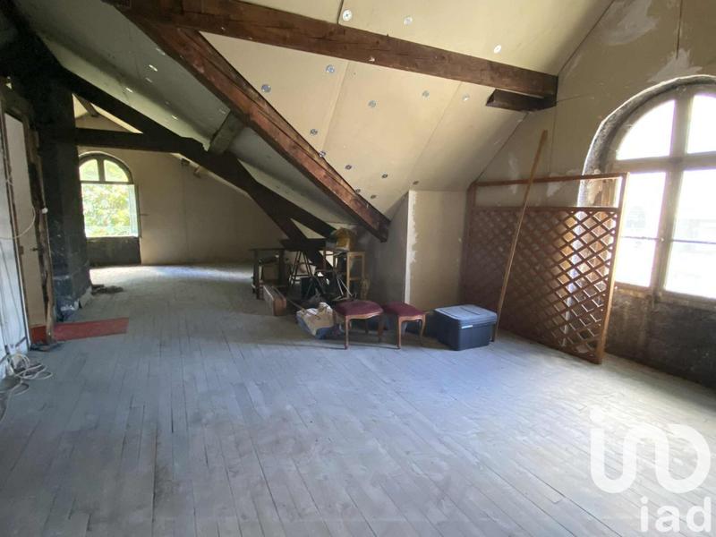 Maison - 220 m² - 7 pièces