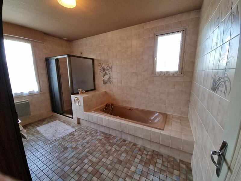 Maison - 156 m² - 8 pièces