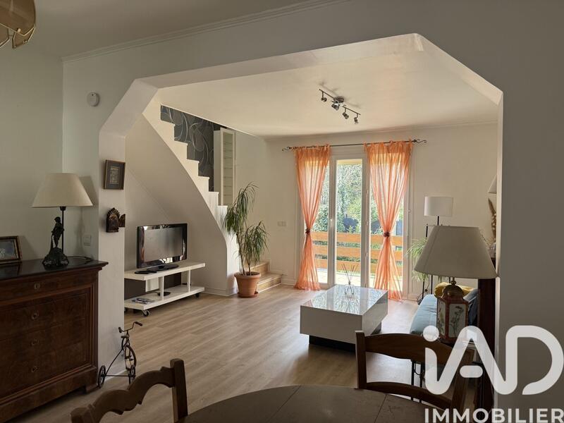 Maison - 90 m² - 4 pièces