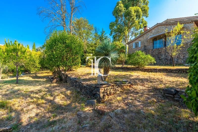 Maison - 198 m² - 7 pièces