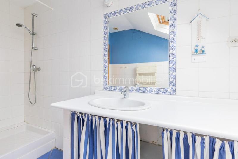 Demeure - 257 m² - 9 pièces