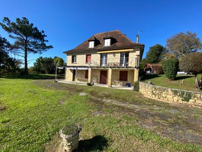 Maison - 244 m² - 7 pièces