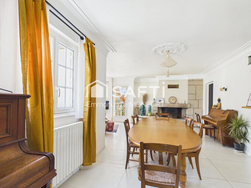 Maison - 250 m² - 11 pièces