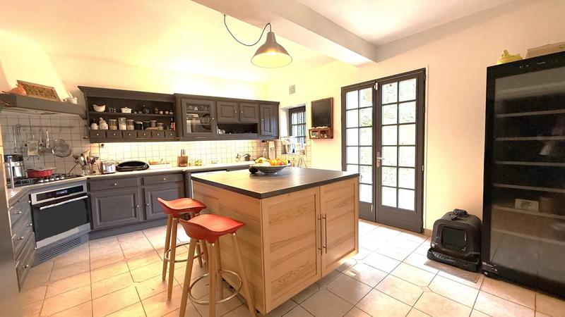 Maison - 193 m² - 8 pièces