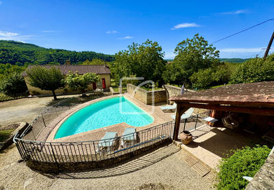 Maison - 288 m² - 12 pièces