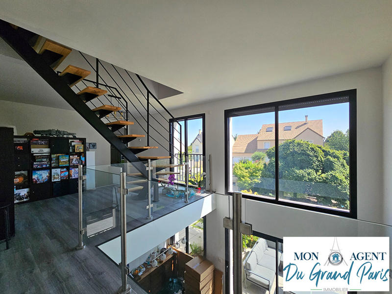 Maison - 202 m² - 8 pièces