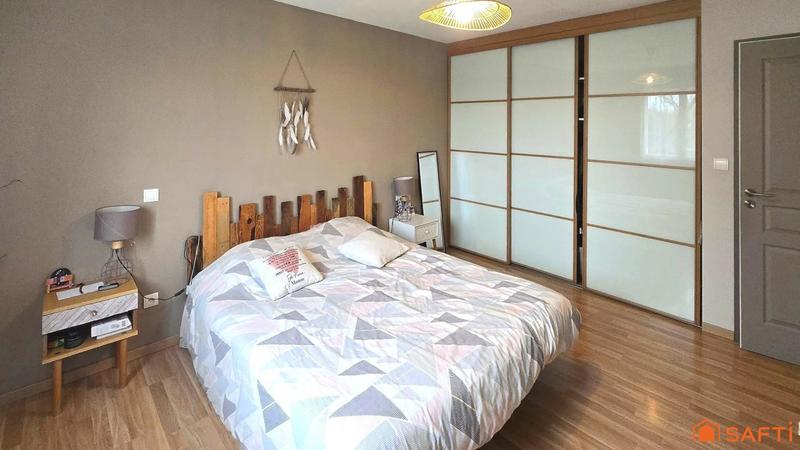 Maison - 165 m² - 8 pièces