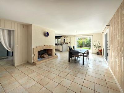 Maison - 160 m² - 7 pièces