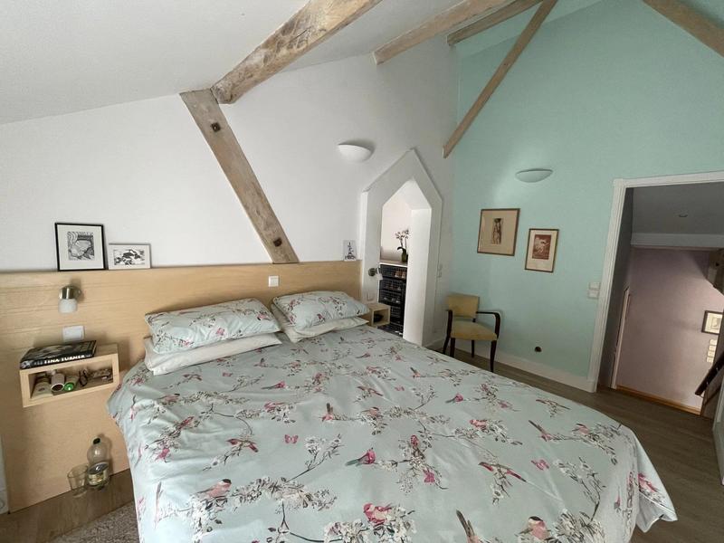 Maison - 201 m² - 9 pièces