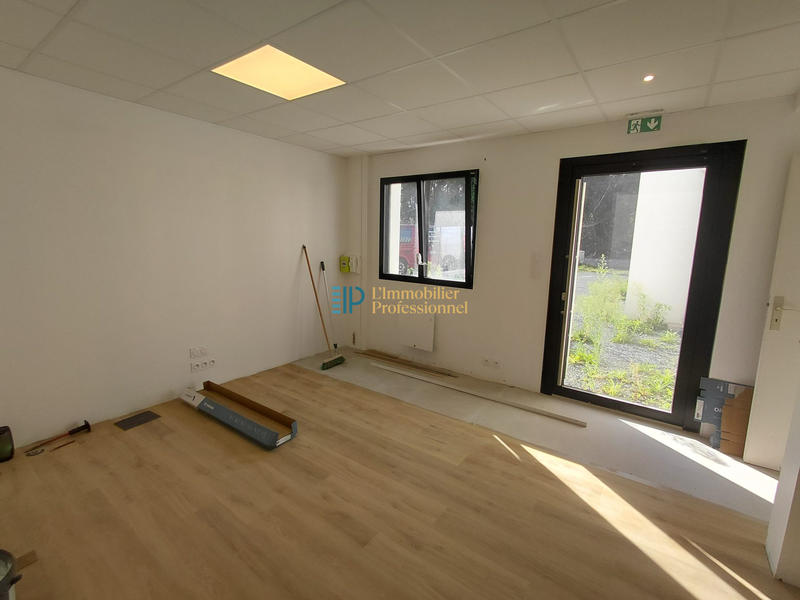 Local d'activités - 176 m² - 5 pièces