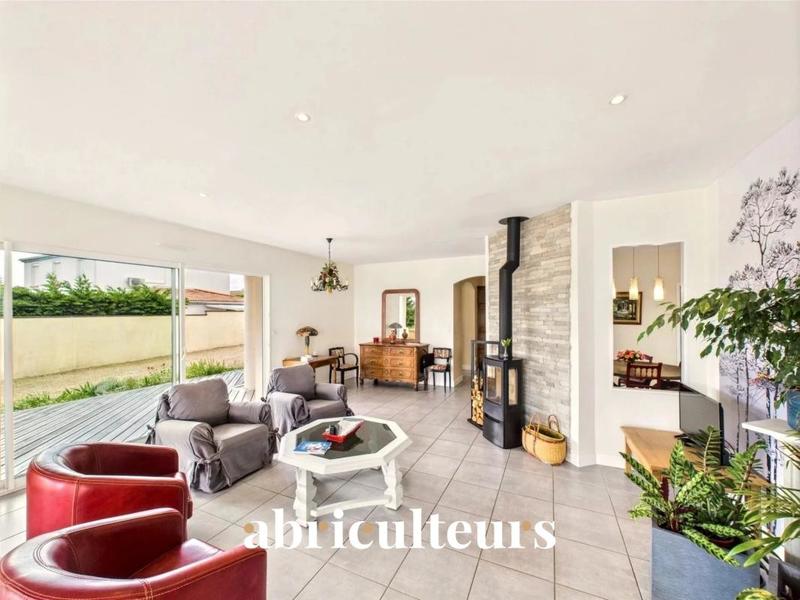 Maison ancienne - 242 m² - 8 pièces