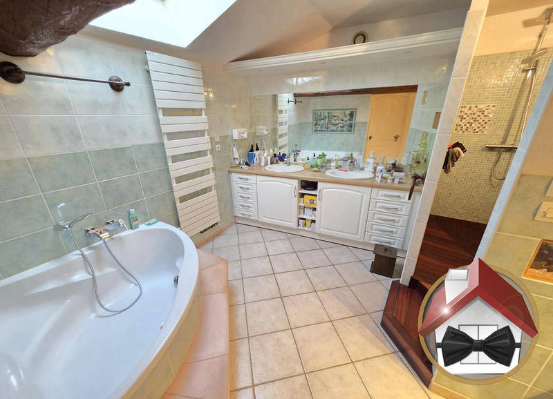 Appartement - 243 m² - 6 pièces