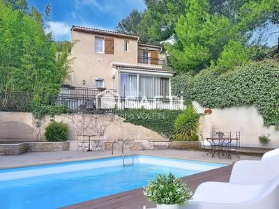 Maison - 127 m² - 5 pièces