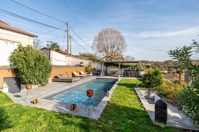 Maison - 200 m² - 7 pièces