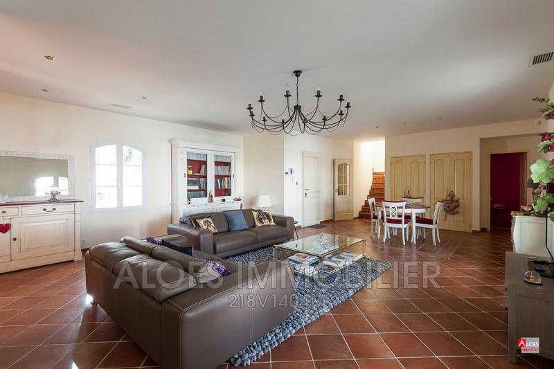 Maison - 184 m² - 5 pièces