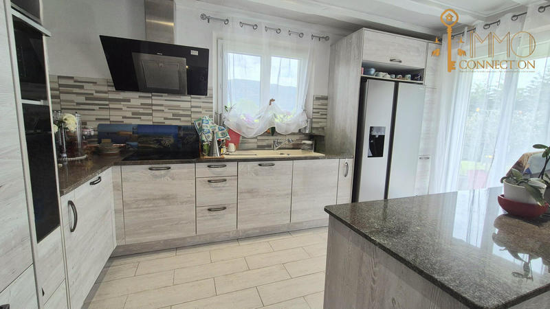 Maison - 138 m² - 5 pièces