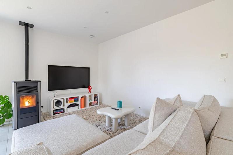 Maison - 95 m² - 4 pièces