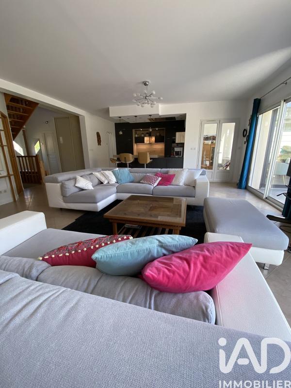 Maison - 236 m² - 7 pièces