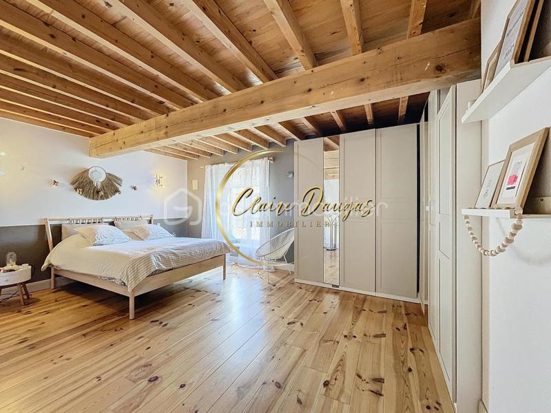 Maison en pierre - 250 m² - 6 pièces