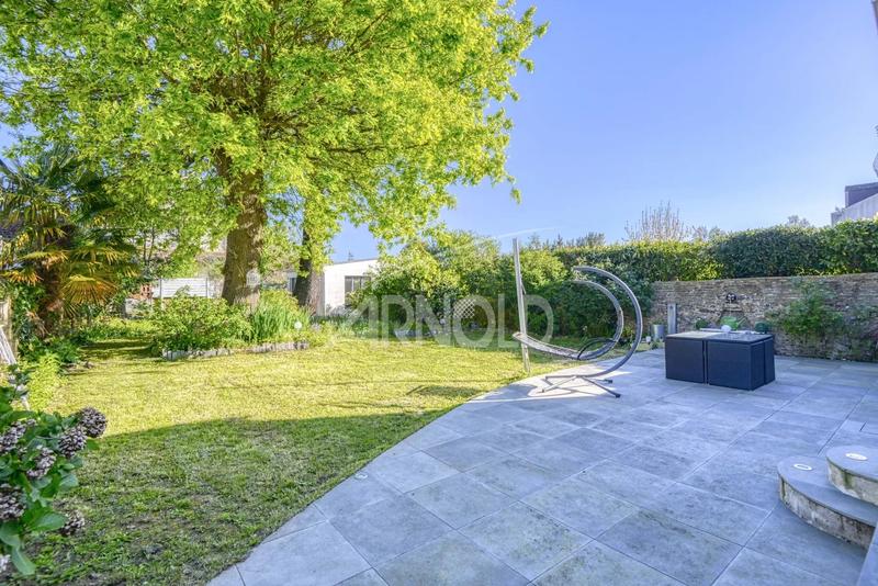 Maison - 217 m² - 8 pièces