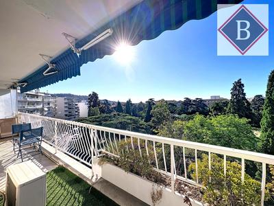 Appartement - 97 m² - 4 pièces