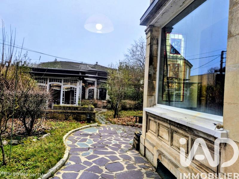 Maison - 250 m² - 10 pièces