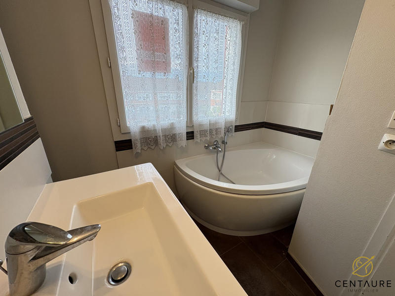 Maison - 106 m² - 6 pièces