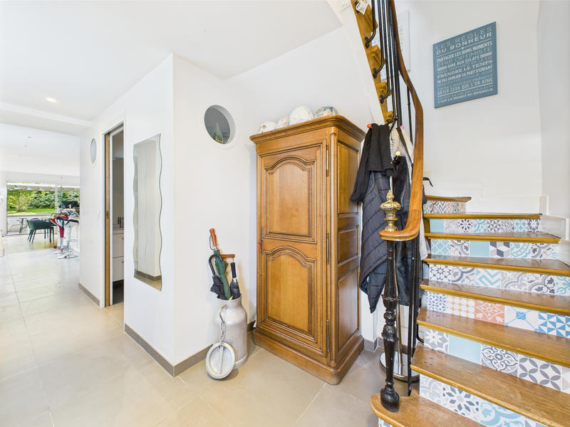 Maison - 203 m² - 8 pièces