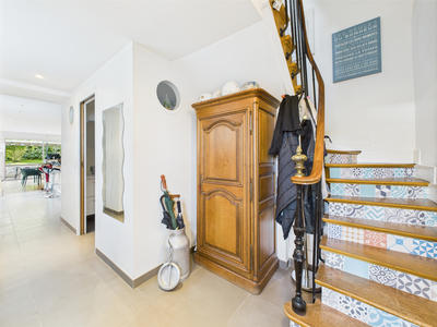 Maison - 203 m² - 8 pièces