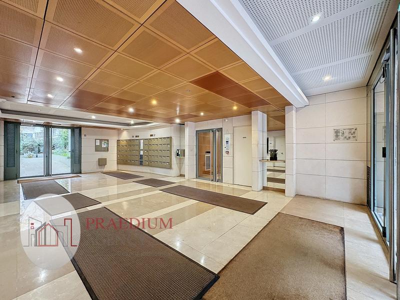 Appartement - 121 m² - 5 pièces