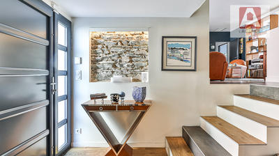 Maison - 250 m² - 10 pièces