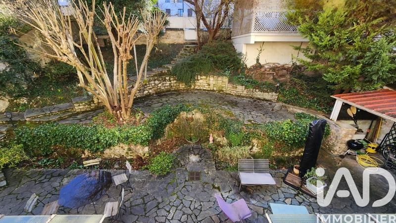 Maison - 200 m² - 8 pièces