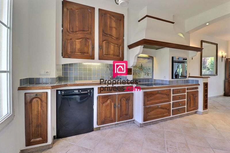 Maison - 200 m² - 6 pièces