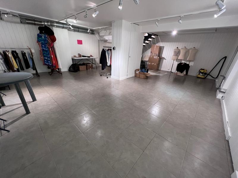 Magasins - 110 m²