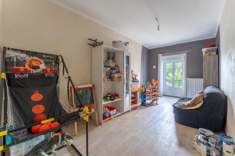 Maison - 210 m² - 10 pièces