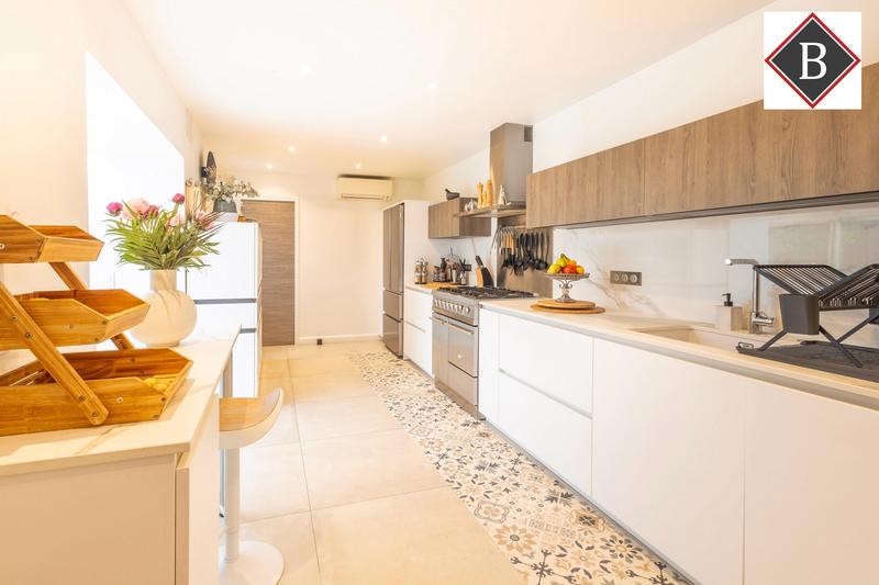 Maison - 227 m² - 5 pièces