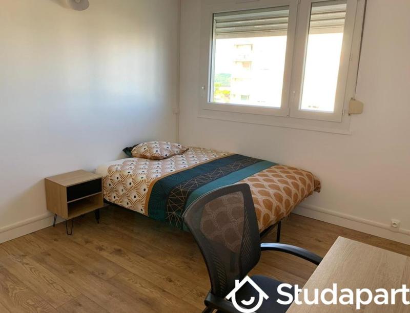 Chambre - 12 m² - 1 pièce