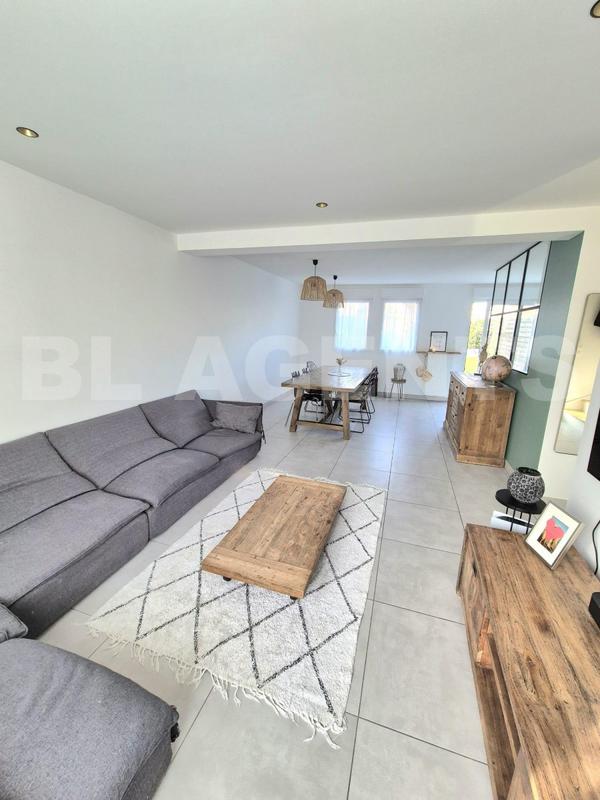 Maison traditionnelle - 120 m² - 6 pièces