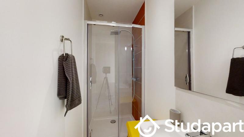 Chambre - 14 m² - 1 pièce