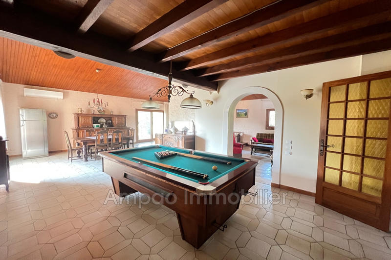 Maison - 251 m² - 6 pièces