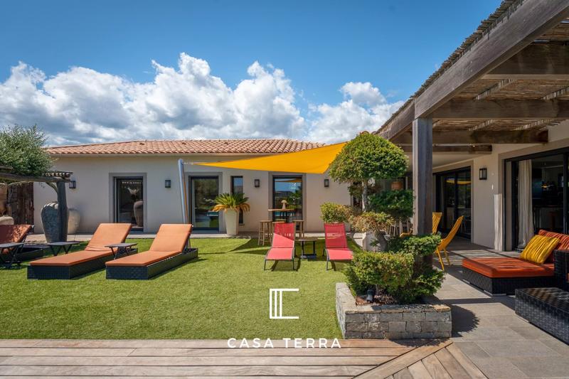 Villa - 250 m² - 9 pièces
