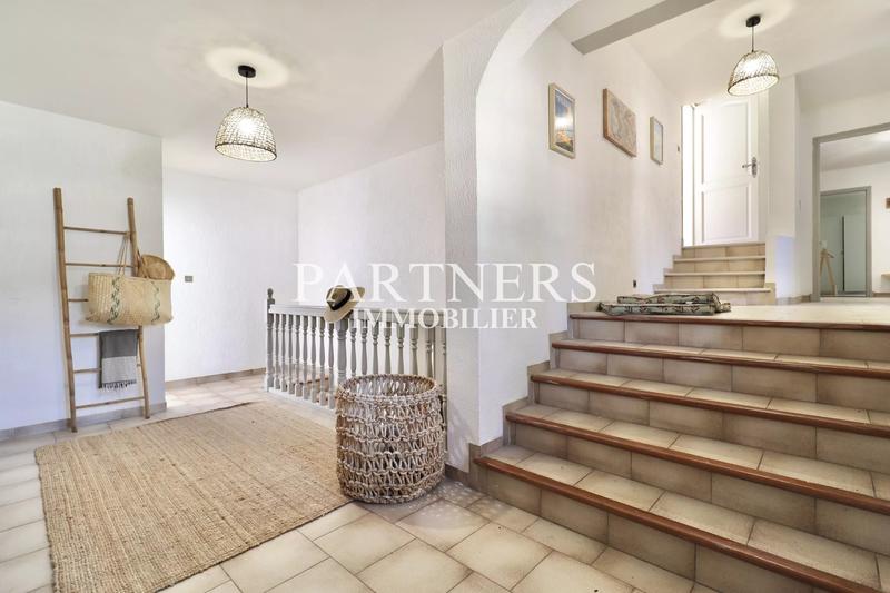 Maison - 198 m² - 5 pièces