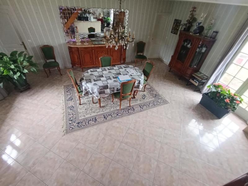 Propriété - 200 m² - 8 pièces