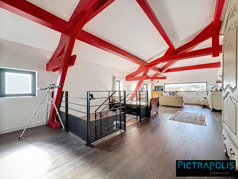 Maison contemporaine - 322 m² - 8 pièces