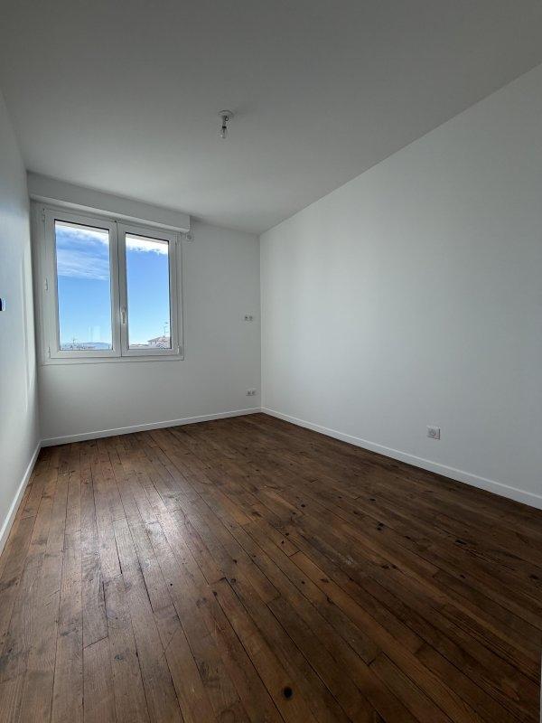 Maison jumelée - 108 m² - 5 pièces