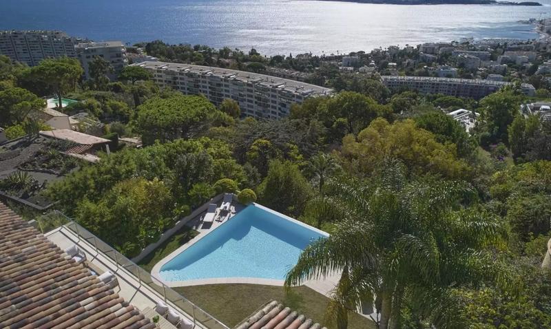 Villa - 300 m² - 10 pièces