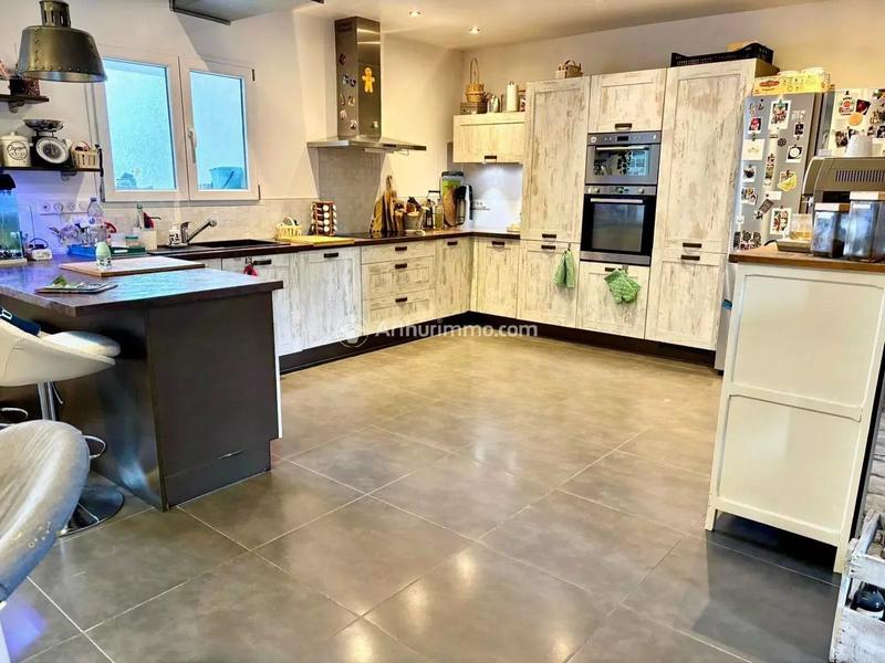 Maison - 288 m² - 7 pièces