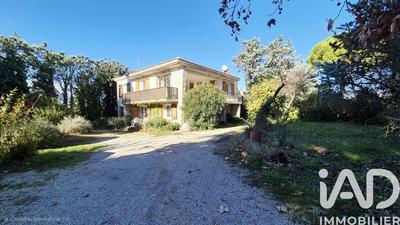 Maison - 180 m² - 5 pièces