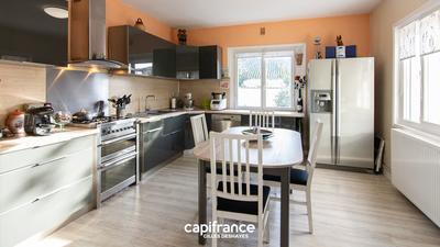 Maison - 179 m² - 7 pièces